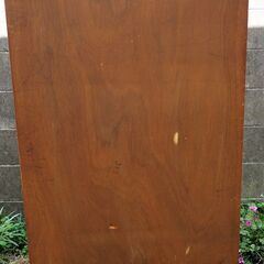 木製テーブル　サイズ　150X90X68㎝　天板合板t＝4㎝、 脚部径8X64㎝　1本重量2.2㎏　裏面キズ、落書き有り　　USEDの画像