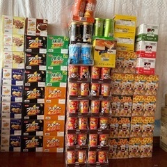 お菓子　1箱700円から販売しております！の画像