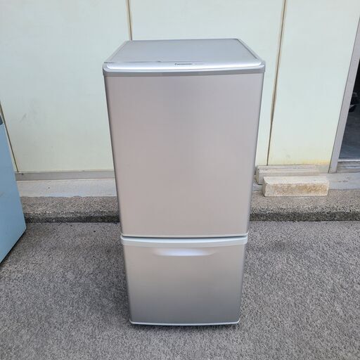 冷蔵庫　PanasonicNR-B142W-S　2009年製