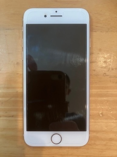 iPhone 8 中古　SIMロックなし　傷なし　ケースあり