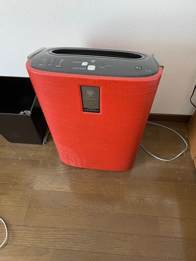 シャープ空気清浄機　KC-C100