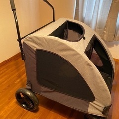 大型犬用ペットバギーの画像
