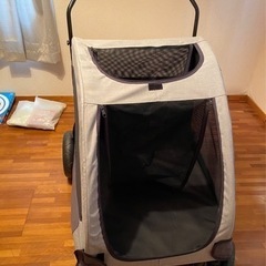 大型犬用ペットバギーの画像