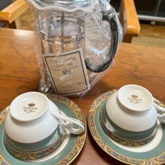 ティーポット、ナルミカップ&ソーサーセットの画像