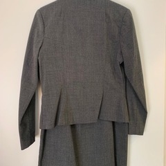 H&M ジャケットとスカートの画像