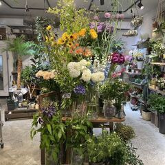 お洒落なお花屋さんの業務を行う就労継続支援B型事業所で、目標工賃達成指導員を募集します！の画像