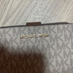 マイケルコース　MICHAEL KORS  2つ折り財布　MK柄　シグネチャーの画像