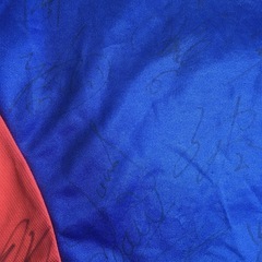 最終値下げ。FC東京　2004~2008年頃　多数の選手直筆サイン入りユニフォームの画像