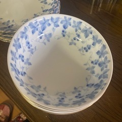フルーツ柄　皿の画像