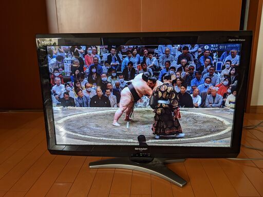SHARP 32型液晶テレビ (2010年製)