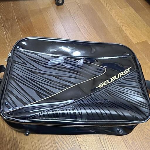 部活用　エナメルバッグ