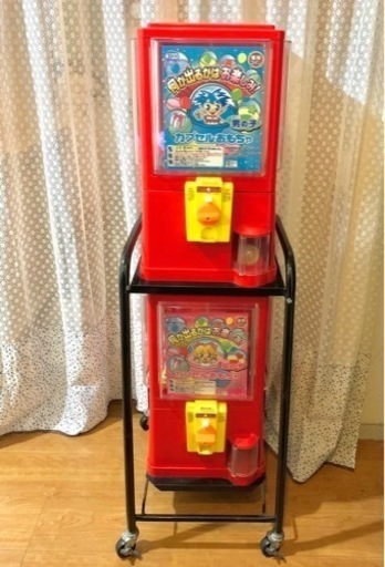 ガチャガチャ　ガチャポン機械　ガチャガチャ機械