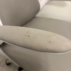 人間工学　疲れにくい椅子　ホワイト×グレー　メッシュ布地の画像