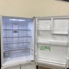 HITACHIの5ドア冷蔵庫(R-S40N)