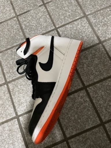 NIKE エアジョーダン1