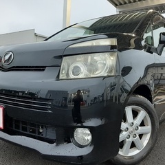 低走行 9万キロ台☆月々1.3万円〜分割払い可❗️車検2年付き！大人気☆トヨタ ヴォクシー ZS☆HDDナビ付き☆走行中DVD見れます☆TV視聴可☆ETC付き☆バックカメラ☆両側電動スライドドア付き☆ドライブレコーダー付きのフル装備☆車内広々三列シート‼️の画像