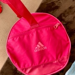 adidas ドラム型バッグ＆シューズ入れ ピンクの画像