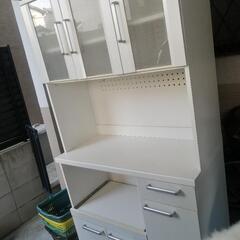 食器棚の画像