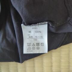 黒いの半袖の画像