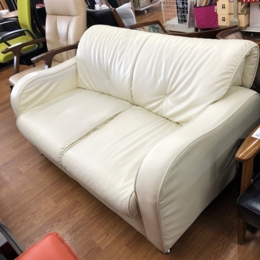 2人掛けソファー売ります‼︎