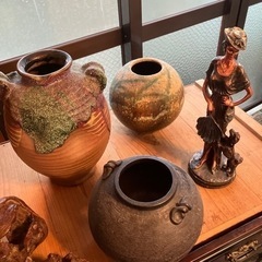 壺、桜の木？の画像