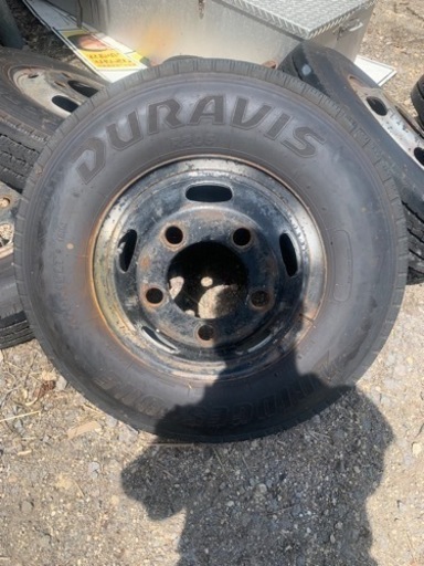 2トン用夏タイヤ　6本セット　ほぼ新品