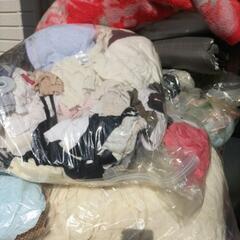 布団や服などを無料で差し上げますの画像