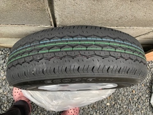 ハイエース200k純正タイヤホイールナットセット