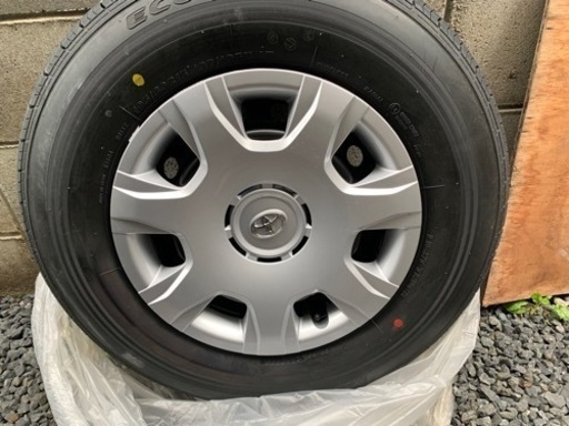 ハイエース200k純正タイヤホイールナットセット