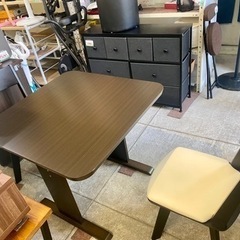 ニトリ ダイニングテーブルセット 2人掛け 回転 ダイニングチェア 中古