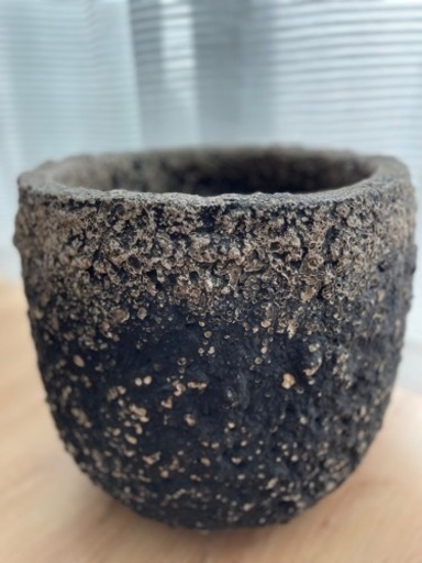観葉植物　重量感存在感ありの鉢カバー14号