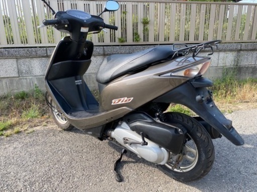 ☆ディオ低燃費4スト☆外装ほとんど新品の入れ替えでピカピカ^_^外装カウルキット・シート・バッテリーなどなど新品交換で快調☆