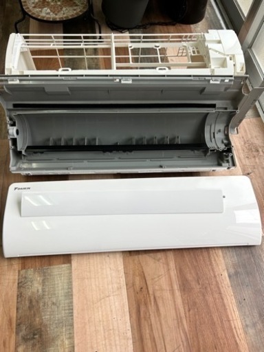 DAIKIN 冷暖房エアコン2.2k 設置まで致します。決定致しました