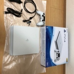 （特別価格❗️）美品‼️プレステ4《ソフト、コントローラー込み価...