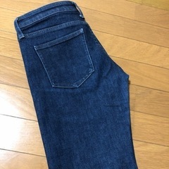 UNIQLOジーンズの画像
