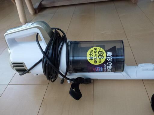 【美品】アイリスオーヤマ スティッククリーナー   SCA-110-W