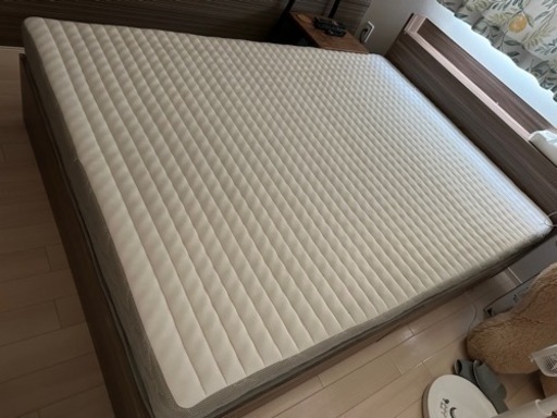 マットレス付きダブルベッド