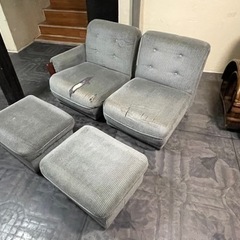 ●取引終了● ダであげます  カリモクソファー2脚とオットマン1...