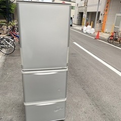 ♻️🚛大阪市内配達設置無料 ♻️シャープ冷蔵庫350L♻️保証有り