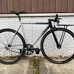Fuji trackARCV 限定カラー　52サイズ　車体