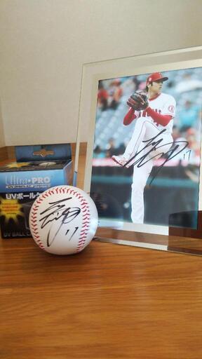 大谷翔平選手　直筆サインボール・ボールケース付と高画質フォト２L判