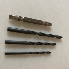 電動ドライバードリルの画像