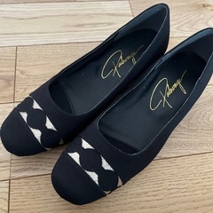 黒とゴールドのパンプス　　23cm