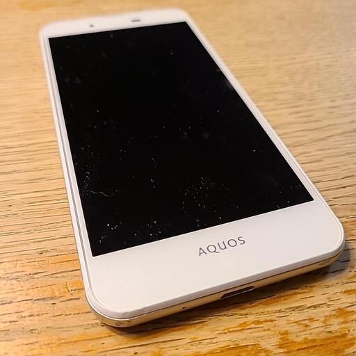 スマートフォン　AQUOS