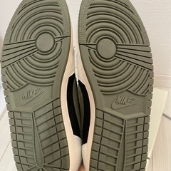 NIKE エアジョーダン1 トラヴィス　オリーブの画像