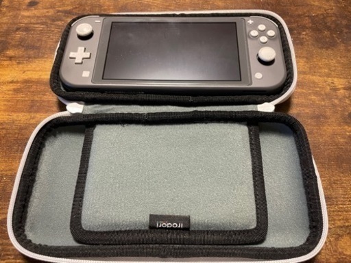 【全国発送可・説明文参照・ソフト4本付属】Nintendo Switch Lite（黒）