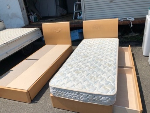 配送可能　同じベッド　2セット　引き出し付き