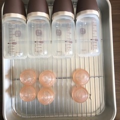 搾乳機、哺乳瓶4本、哺乳瓶セットの画像