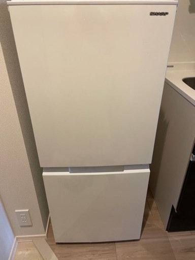 シャープ　冷蔵庫　ホワイト　2021年製
