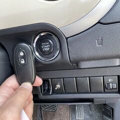 【自社ローン可】車検２年付き　アルトラパン　X　人気のツートン　スマートキー　純正アルミ　ベンチシート　フルフラットシートの画像